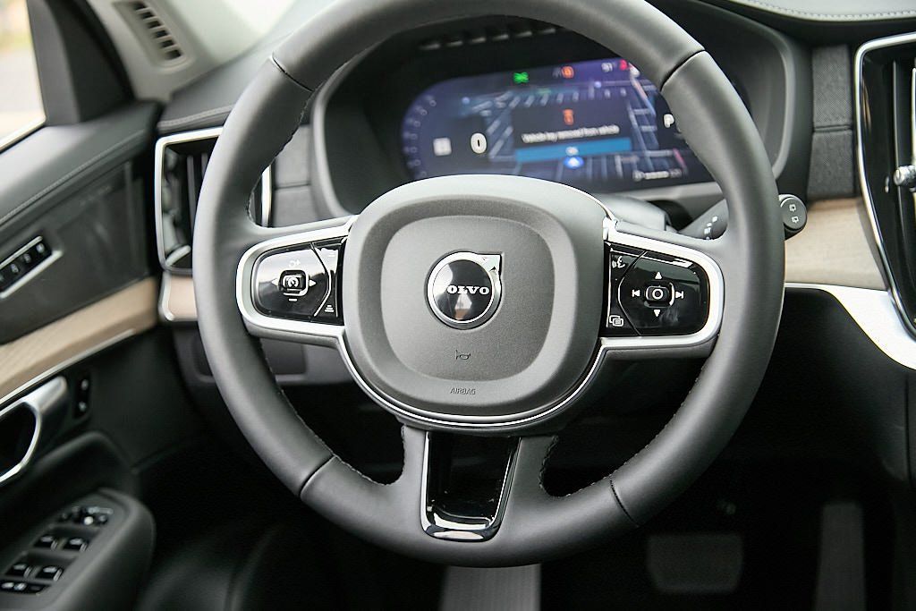 2026 VOLVO XC90 - Image 28