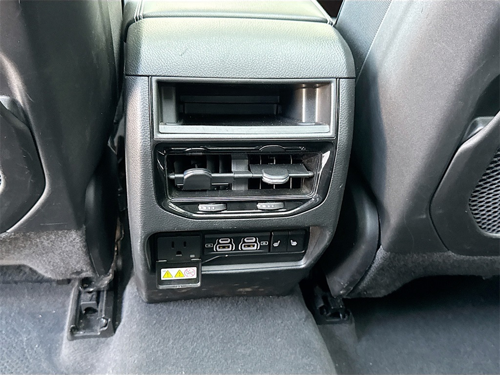 2023 Jeep Cherokee Base photo 26