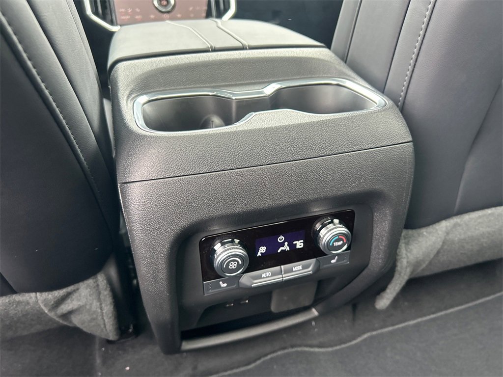 2026 GMC ACADIA - Image 29