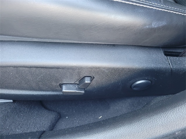 2023 Chrysler 300 S photo 4