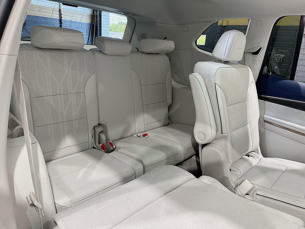 2026 Buick Enclave Avenir photo 25