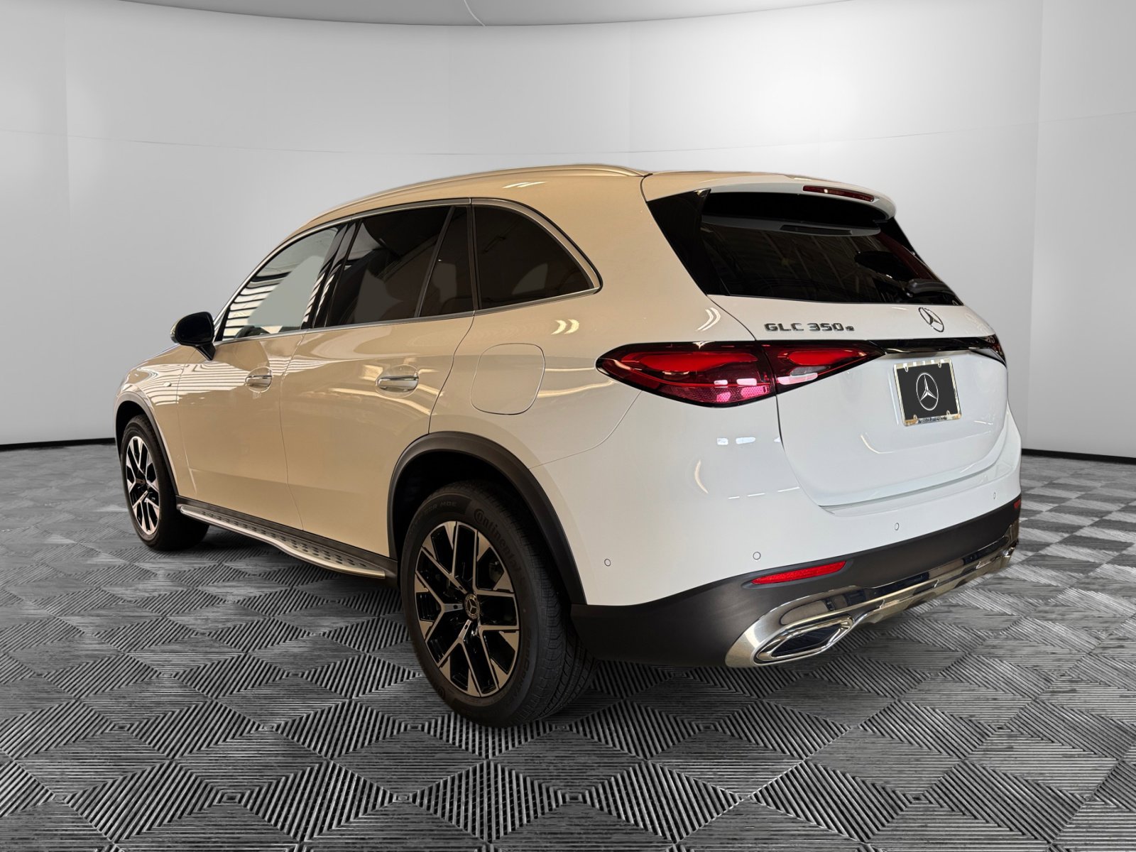 2025 Mercedes Benz GLC 350e 4MATIC photo 3