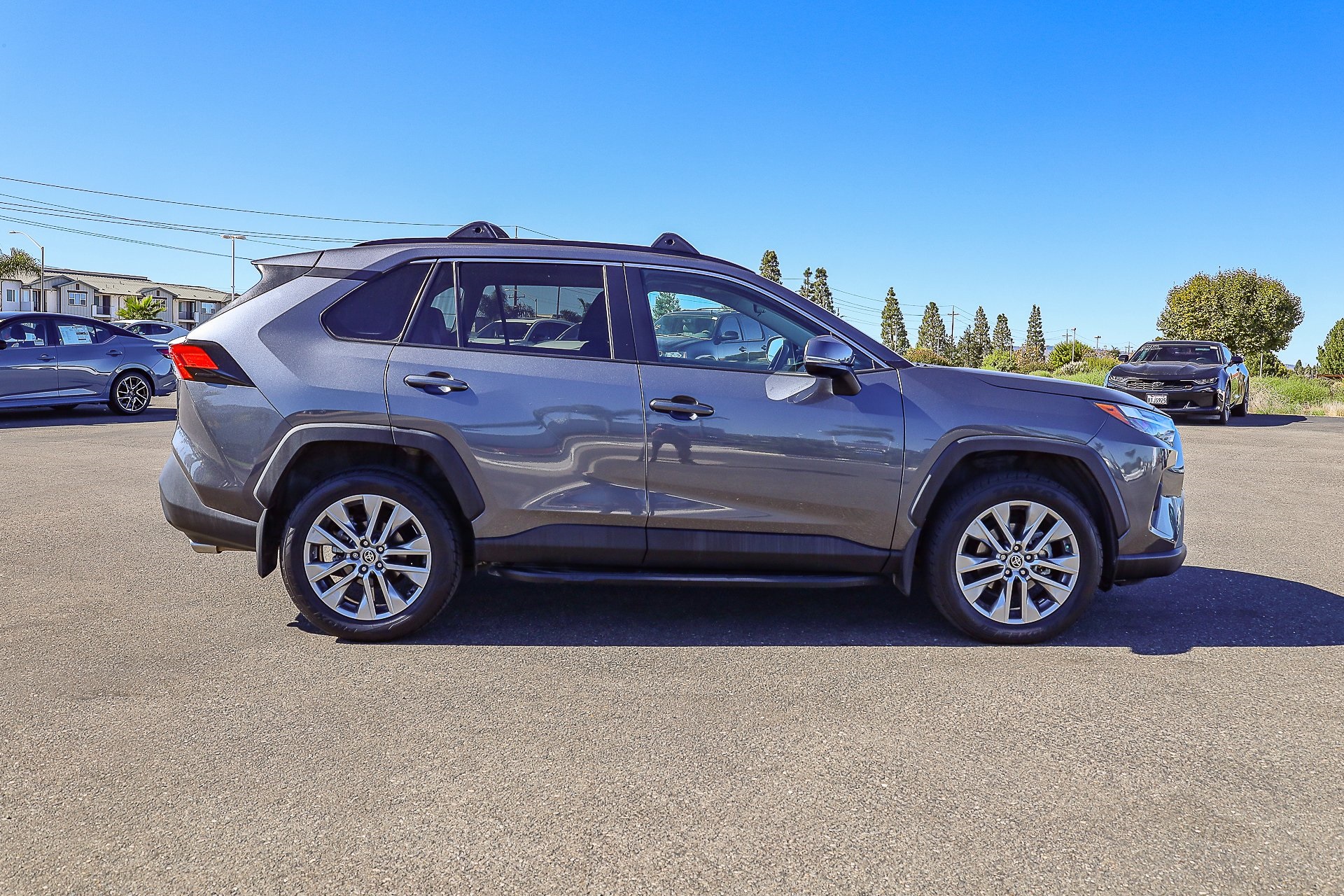 2022 Toyota RAV4 XLE Premium photo 2