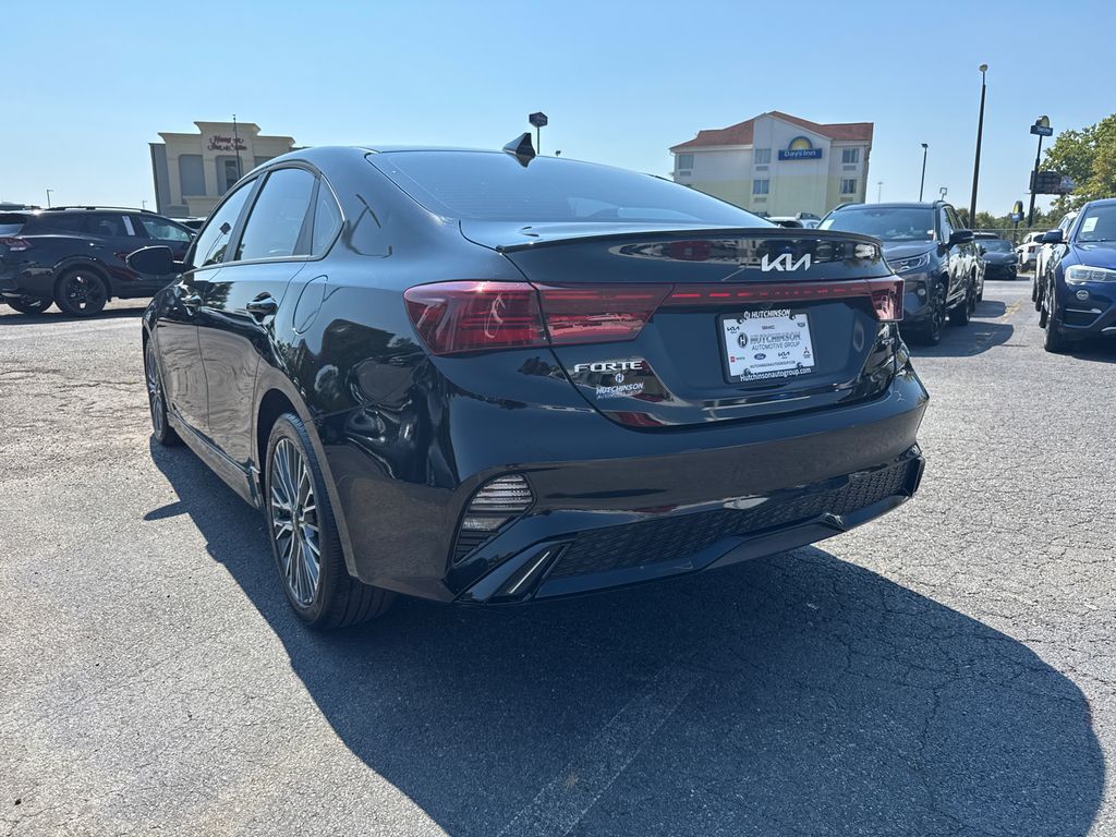 2024 Kia Forte GT-Line photo 4