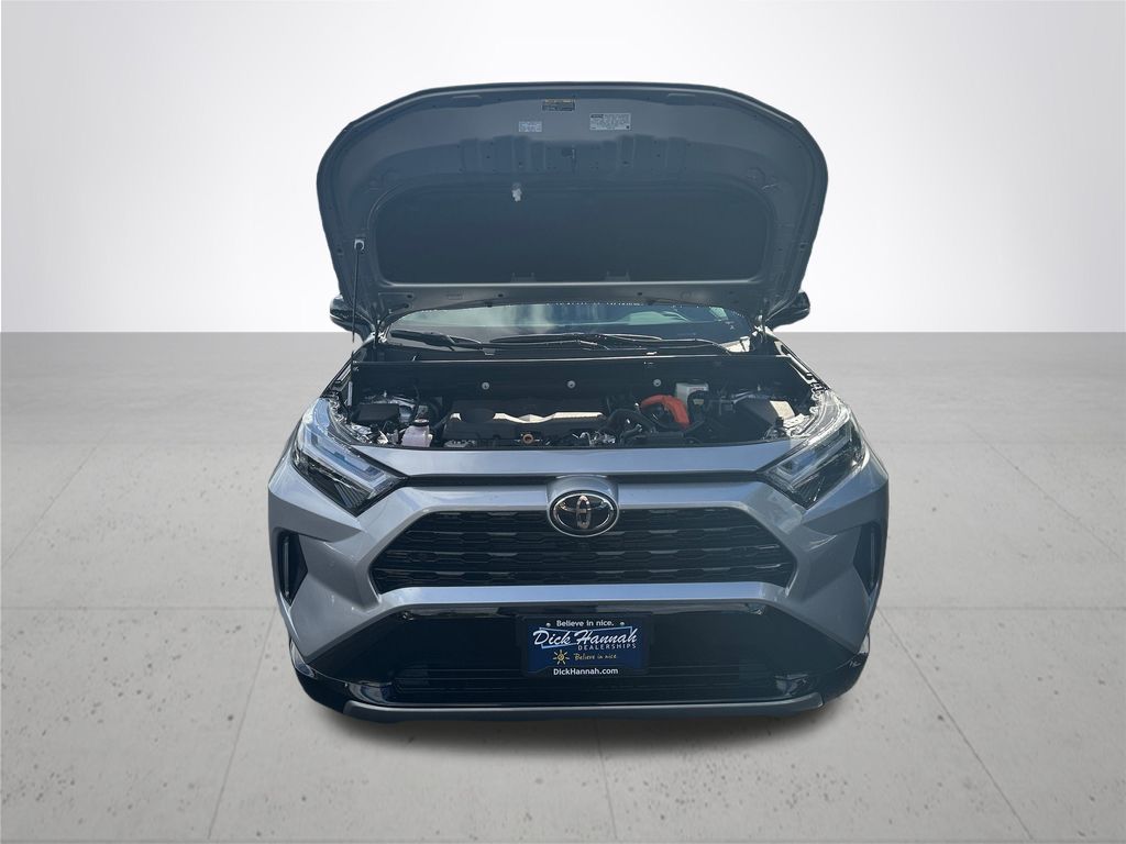 2025 Toyota RAV4 Hybrid XSE photo 3