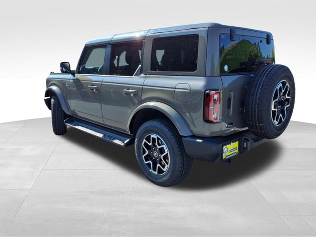 2025 Ford Bronco Outer Banks photo 4
