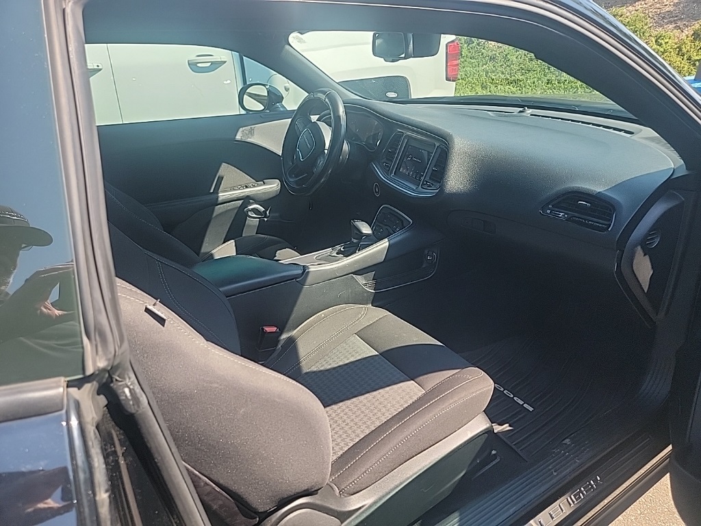 2019 Dodge Challenger SXT photo 4
