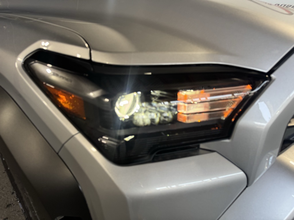 2025 Toyota 4Runner photo 8