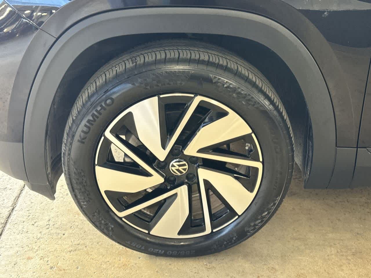 2024 Volkswagen Atlas SE Technology photo 8