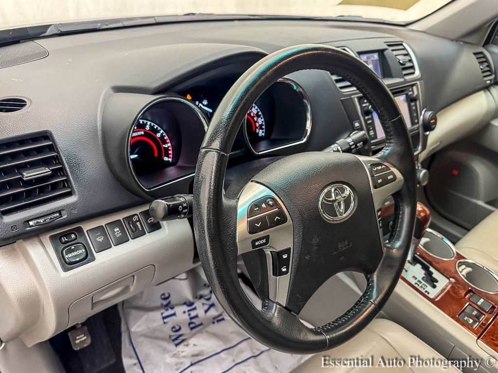 2013 TOYOTA HIGHLANDER - Image 11