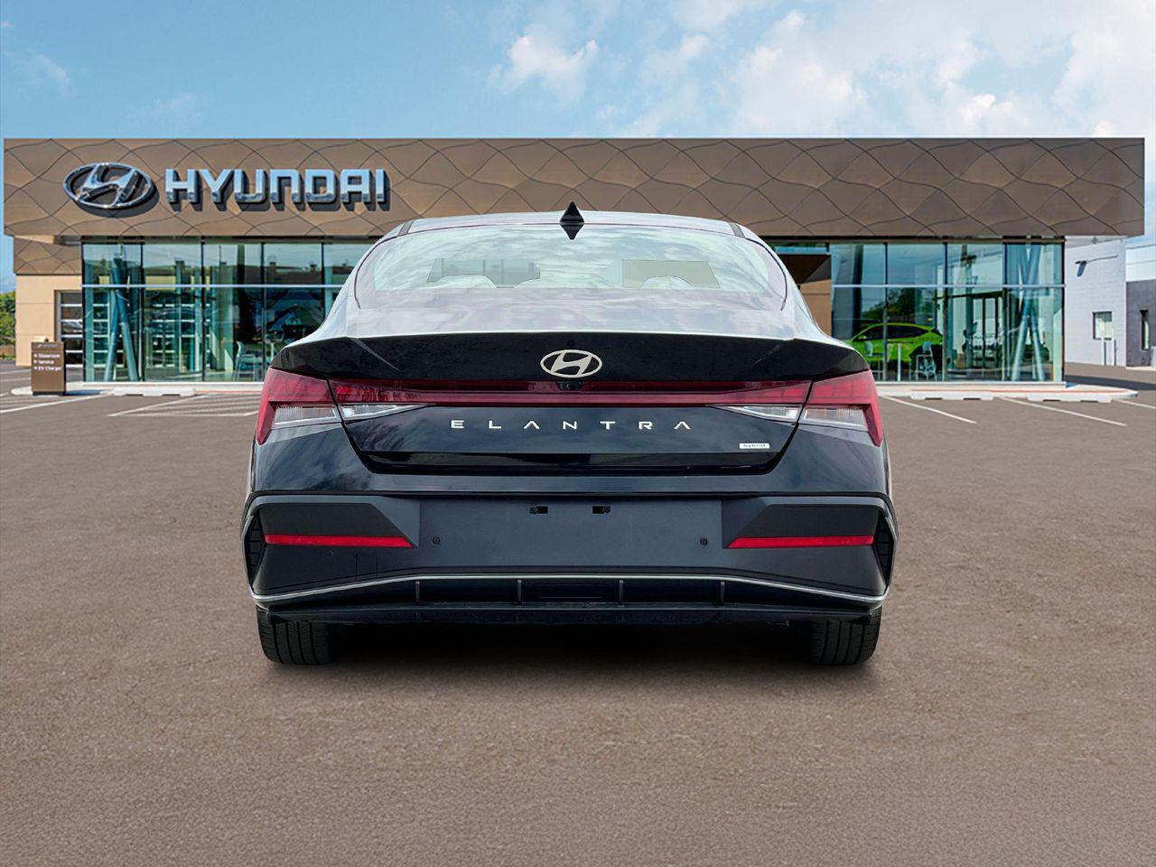 2025 Hyundai Elantra Hybrid Limited photo 4