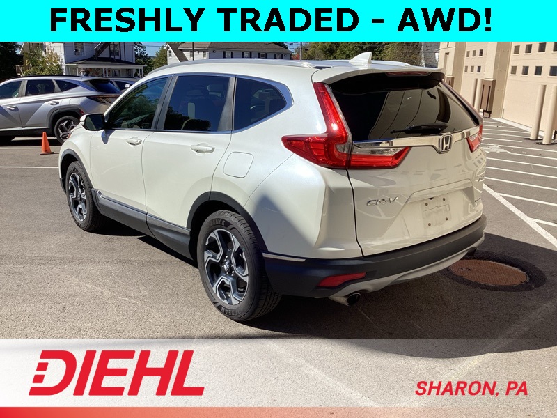 2017 Honda CR-V Touring photo 3