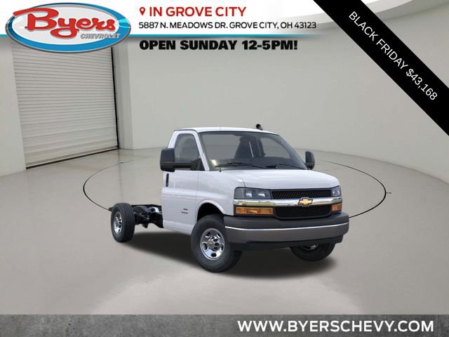 2025 Chevrolet Express Cutaway Base's photo