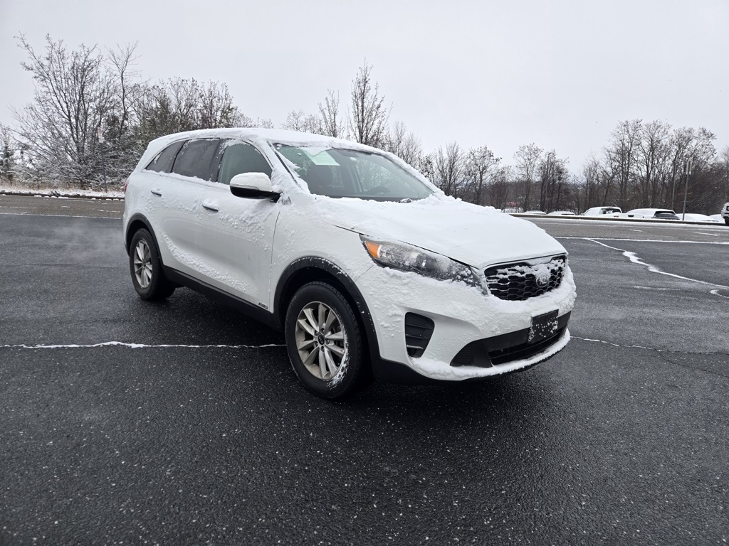 2019 Kia Sorento LX's photo
