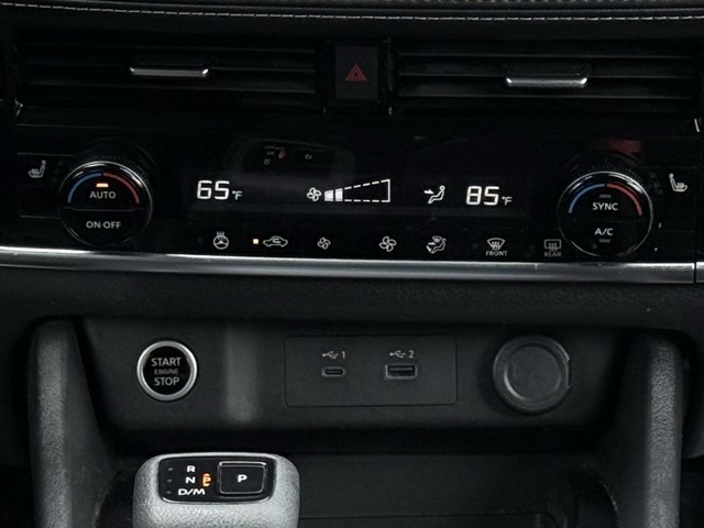 2023 Nissan Rogue SV photo 8