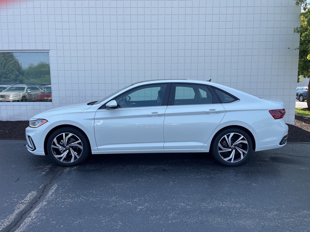 2025 Volkswagen Jetta 1.5T SEL photo 2