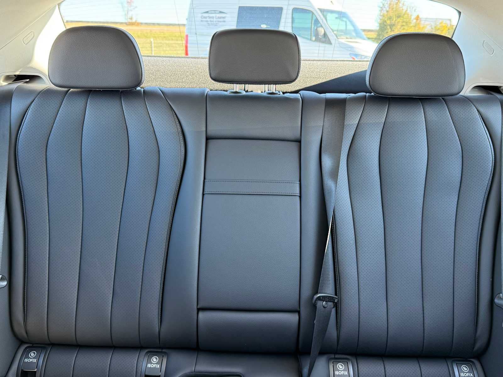 2025 Mercedes-Benz E-Class E350 - Photo 30