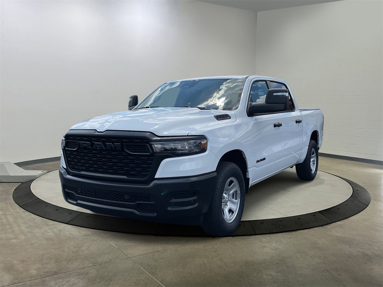 2025 Ram 1500 Tradesman photo 3