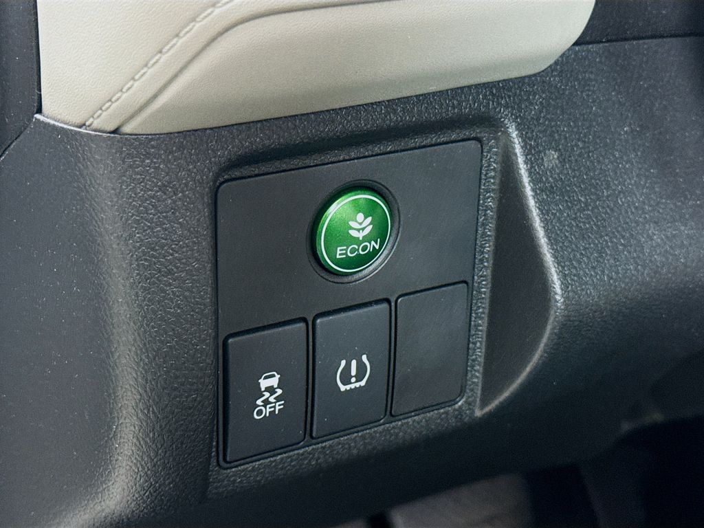 2016 Honda HR-V LX photo 10