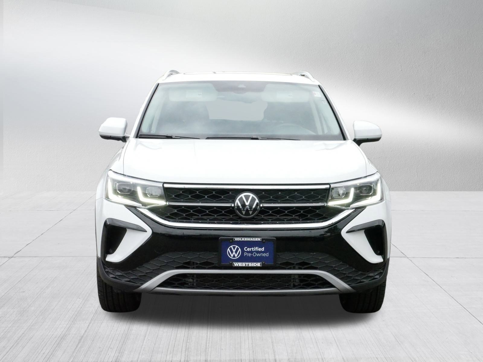 2024 Volkswagen Taos SEL photo 2