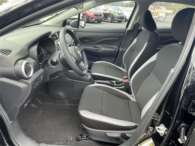 2025 Nissan Versa 1.6 S photo 11
