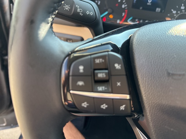 2022 Ford Escape SEL photo 18