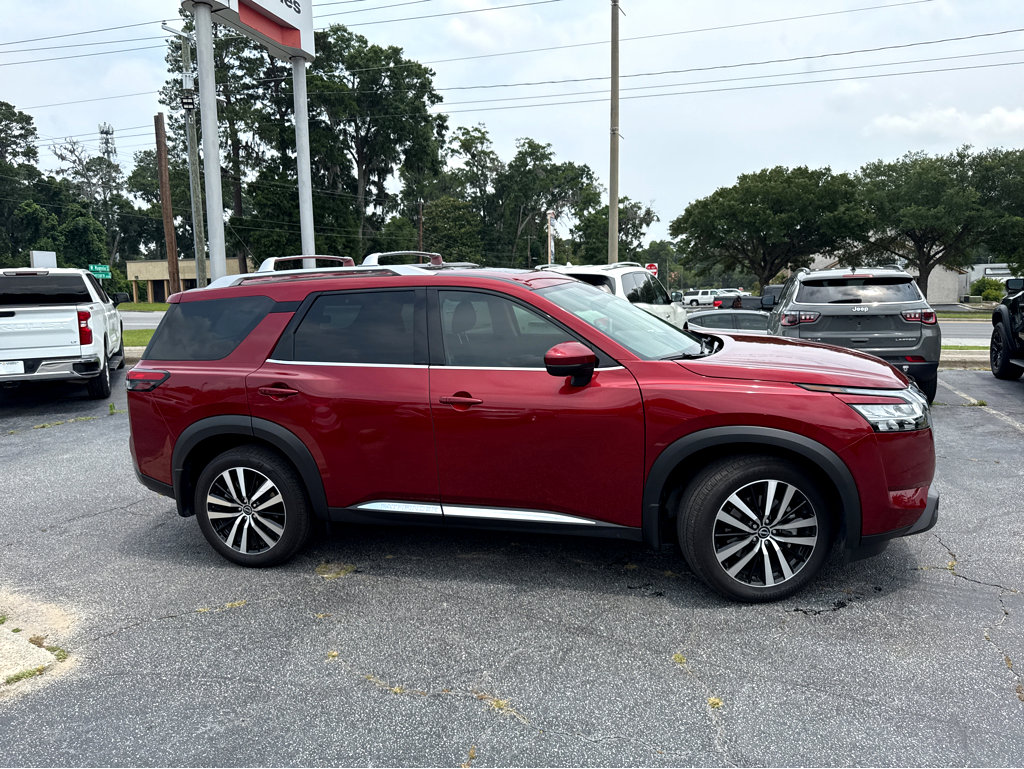 2024 Nissan Pathfinder Platinum photo 23