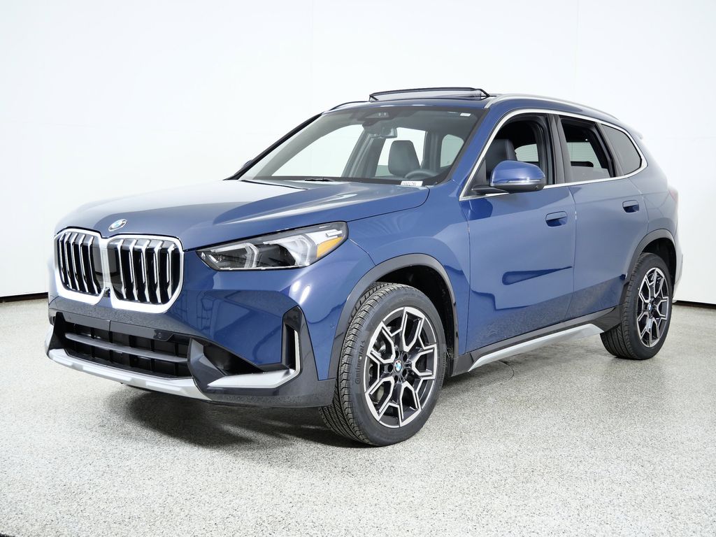 2026 BMW X1 28i's photo