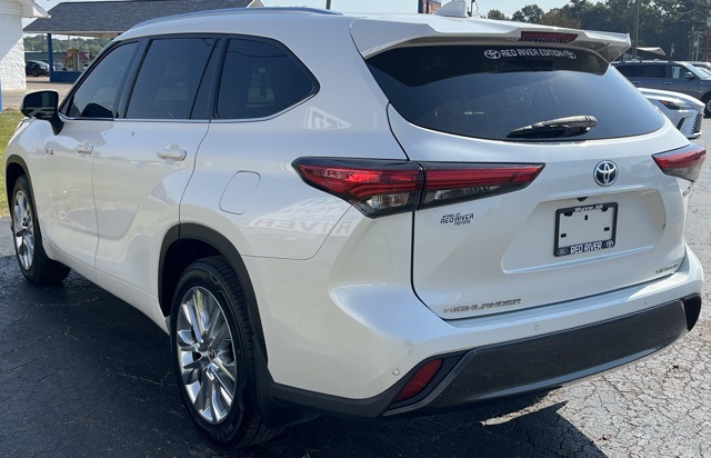 2021 Toyota Highlander Hybrid Limited photo 2