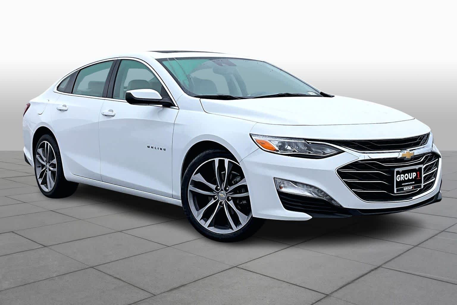 2024 Chevrolet Malibu Premier 2LT photo 2