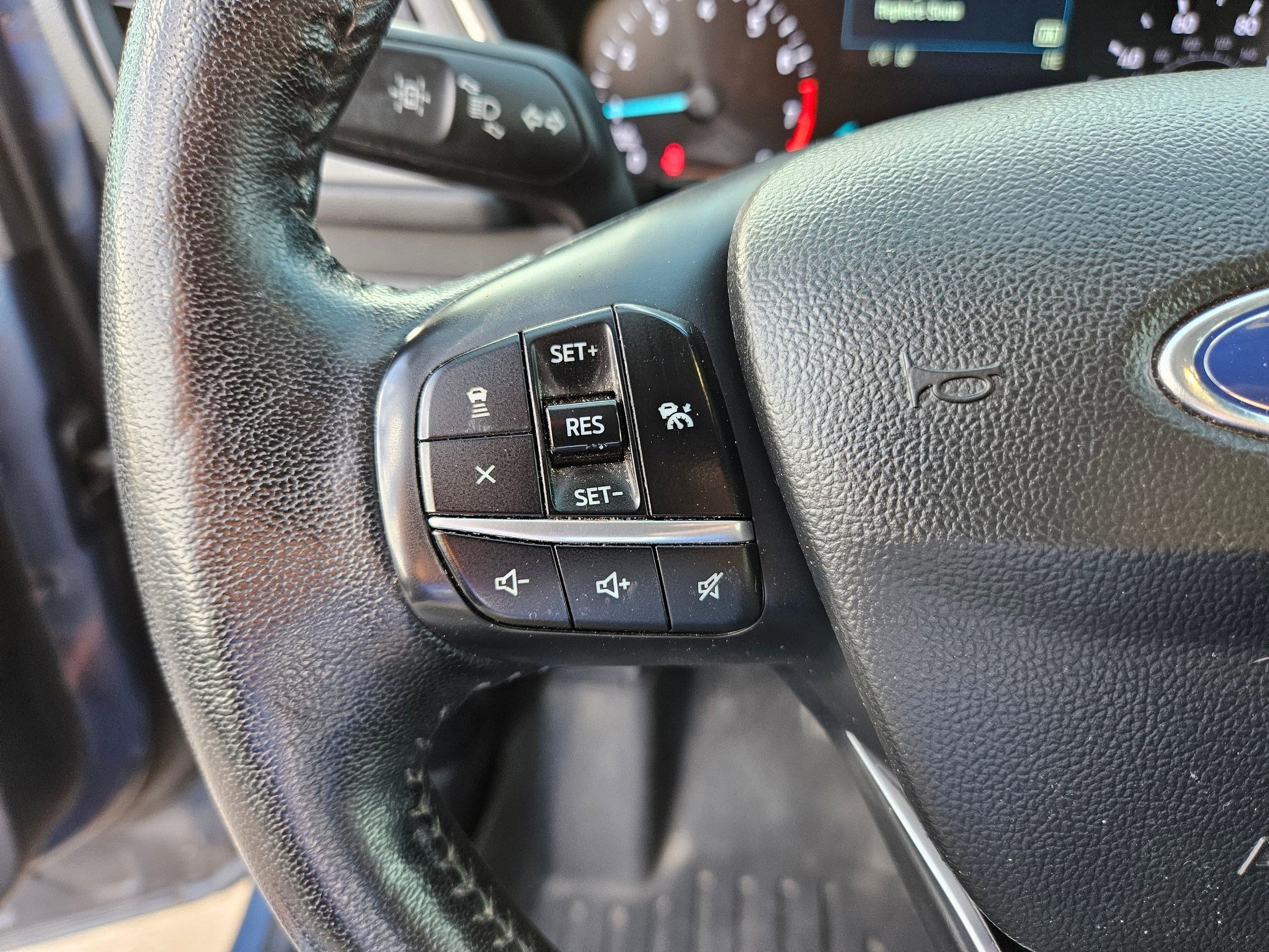 2020 Ford Escape SEL photo 15