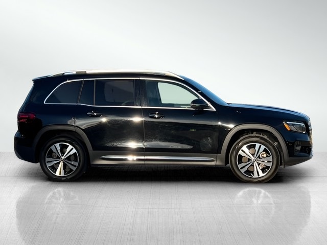2024 Mercedes Benz GLB 250 4MATIC photo 3