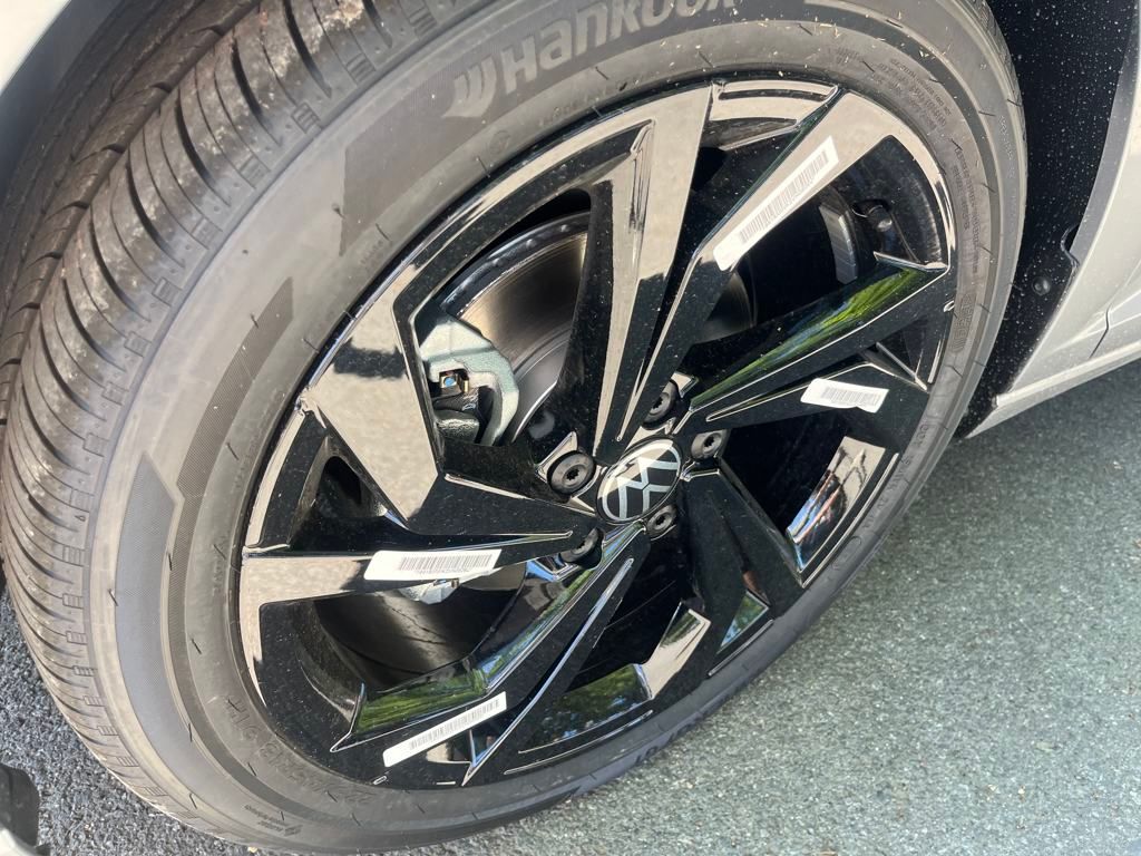 2025 Volkswagen Jetta 1.5T SE photo 2