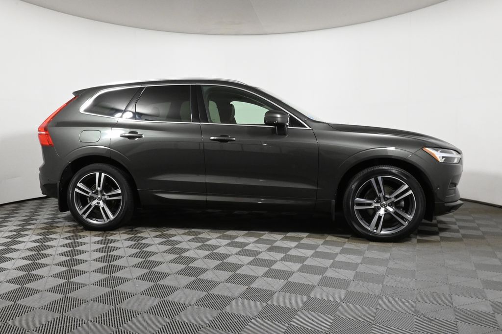 2018 Volvo XC60 T5 Momentum photo 8