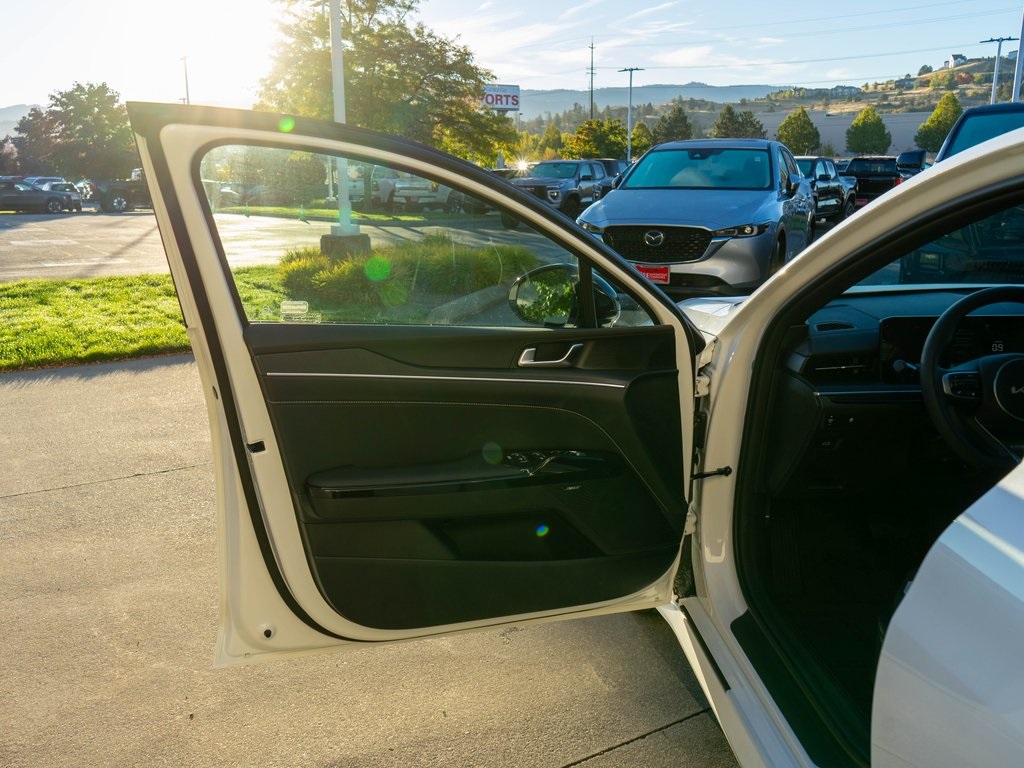 2026 Kia K5 GT-Line photo 13