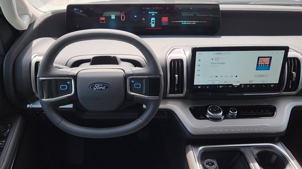 2025 Ford Expedition photo 18