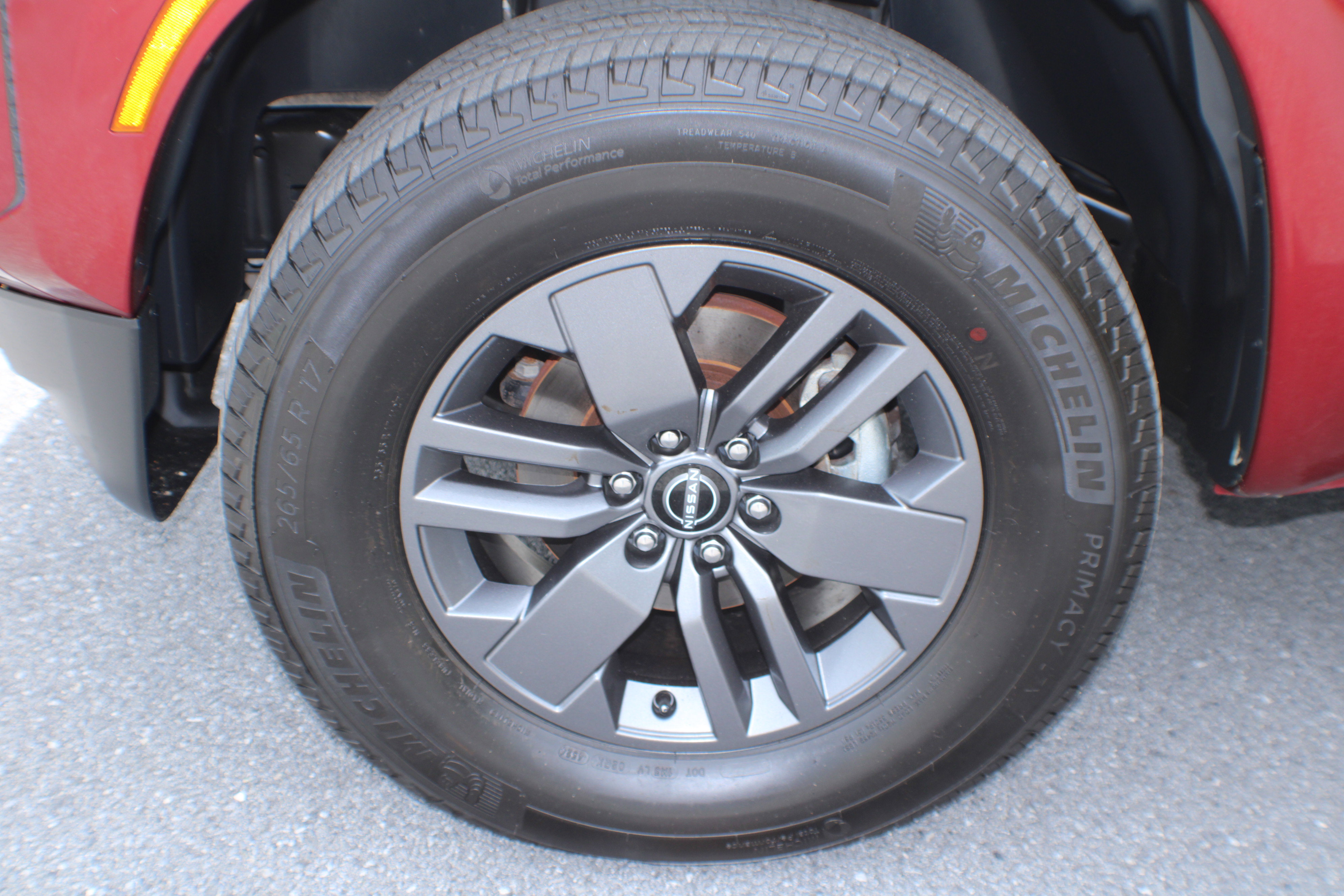 2023 Nissan Frontier SV photo 2