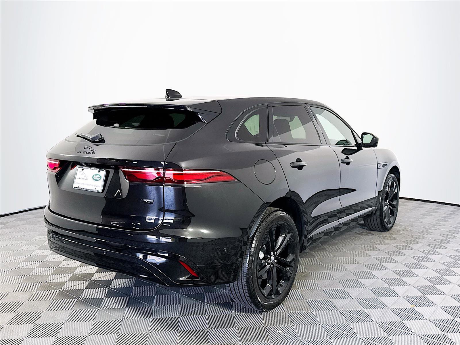 2026 Jaguar F-PACE P250 R-Dynamic S photo 4