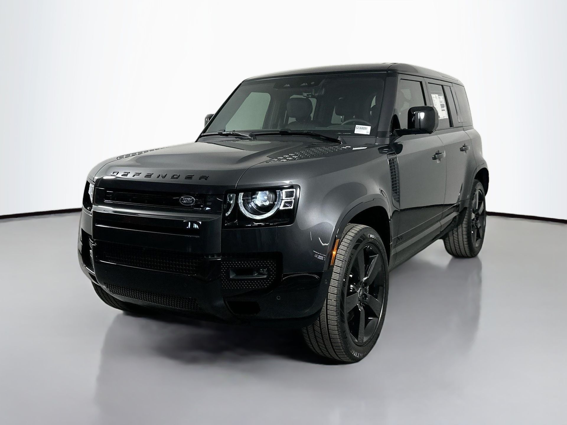 2025 Land Rover Defender V8's photo