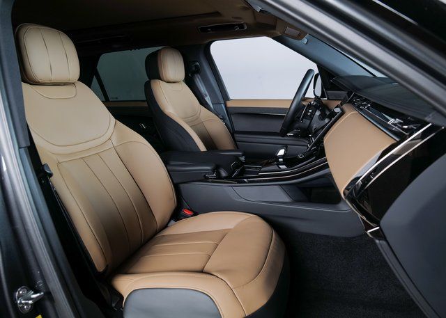 2025 Land Rover Range Rover Sport Autobiography photo 3