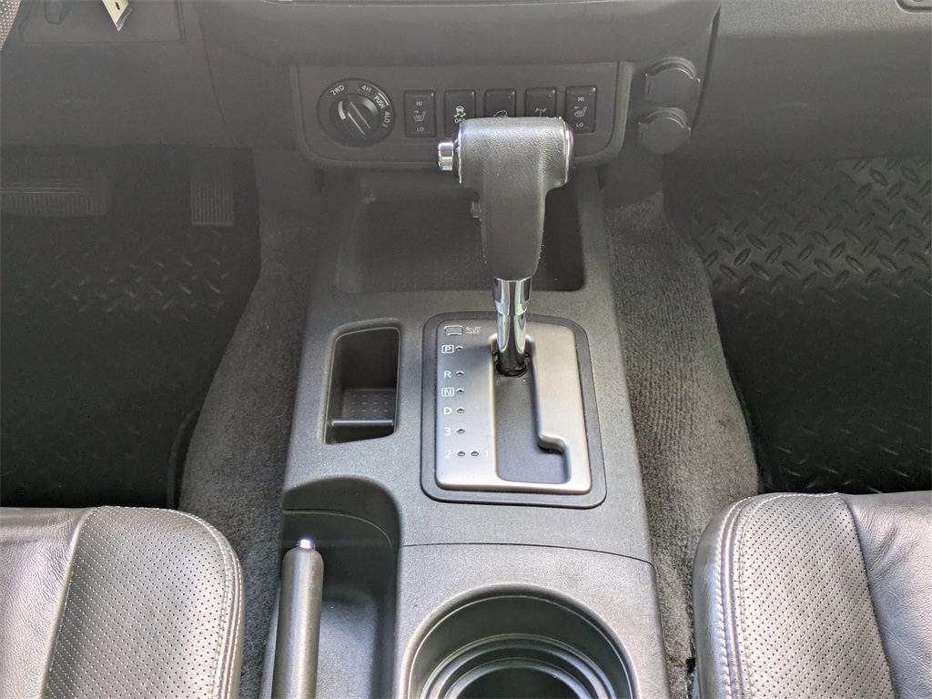 2015 Nissan Xterra PRO-4X photo 16