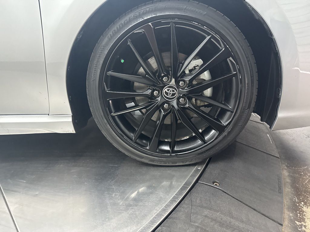 2022 Toyota Camry Hybrid XSE photo 4