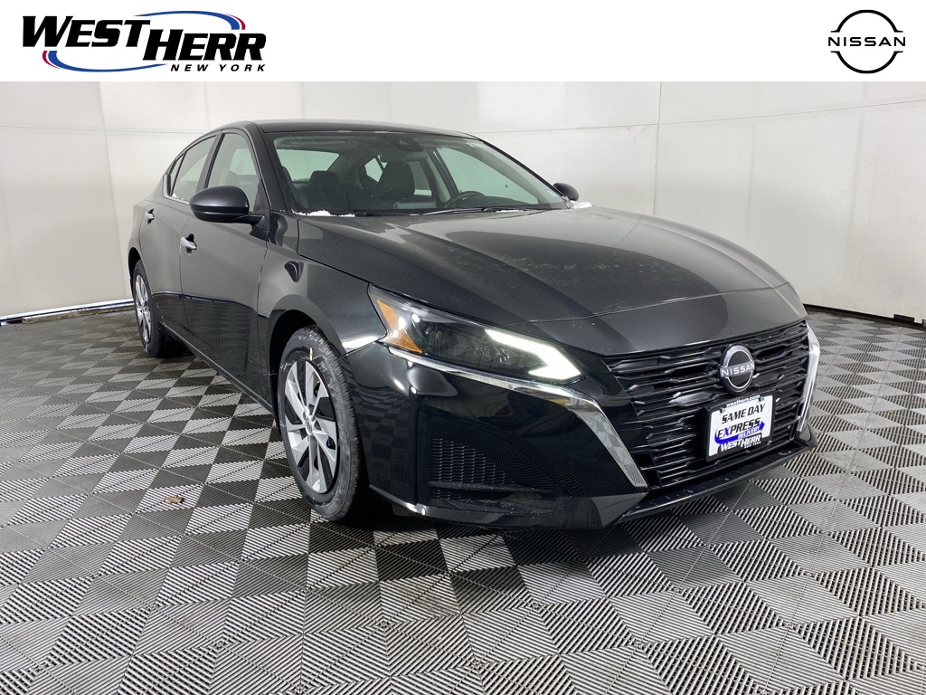 2025 Nissan Altima S's photo