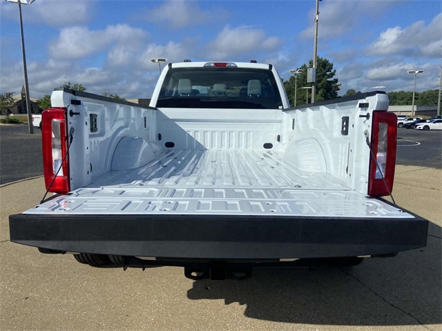 2025 Ford F-350 photo 8