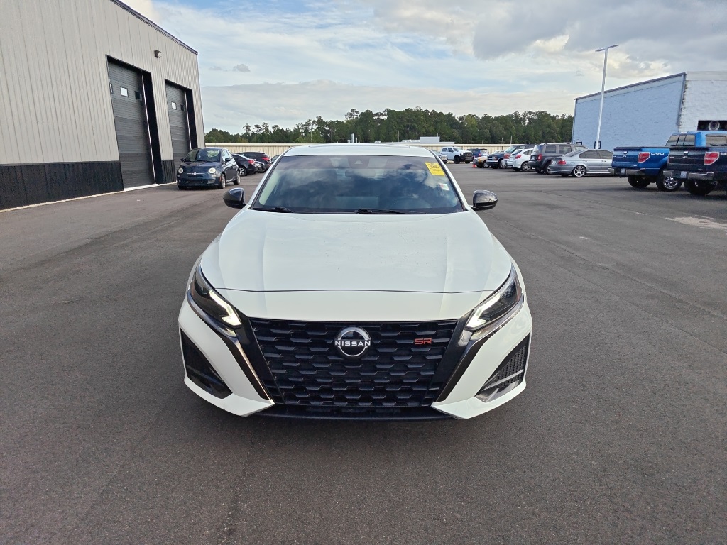 2023 Nissan Altima 2.5 SR photo 2