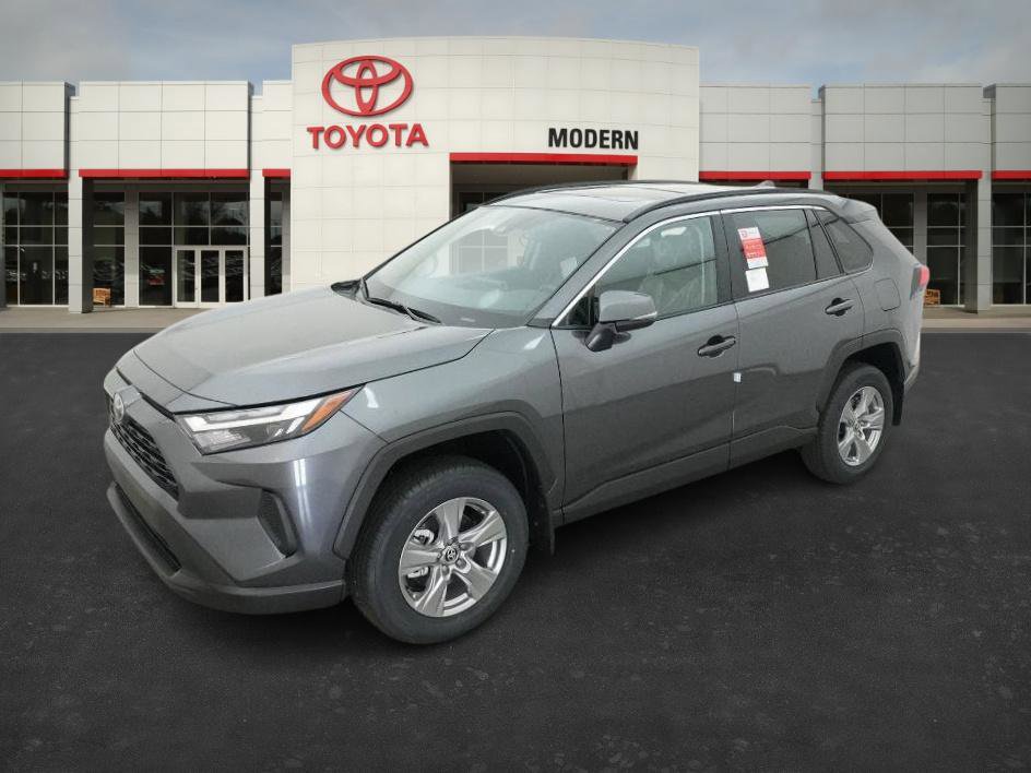 2025 Toyota RAV4 XLE's photo