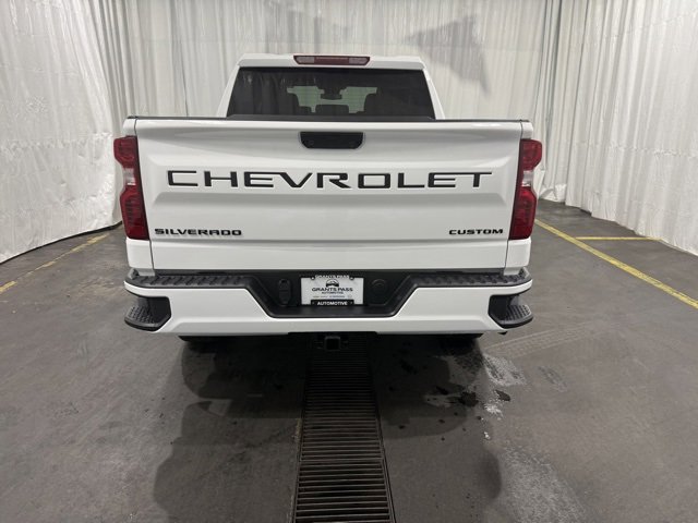 2025 Chevrolet Silverado 1500 Custom photo 2