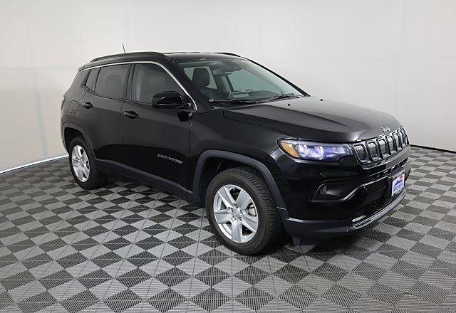 2022 Jeep Compass Latitude photo 2
