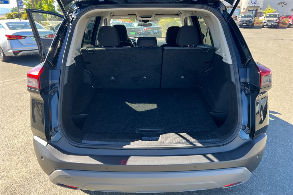 2023 Nissan Rogue SV photo 17