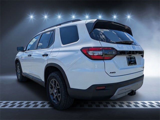 2025 Honda Pilot TrailSport photo 3